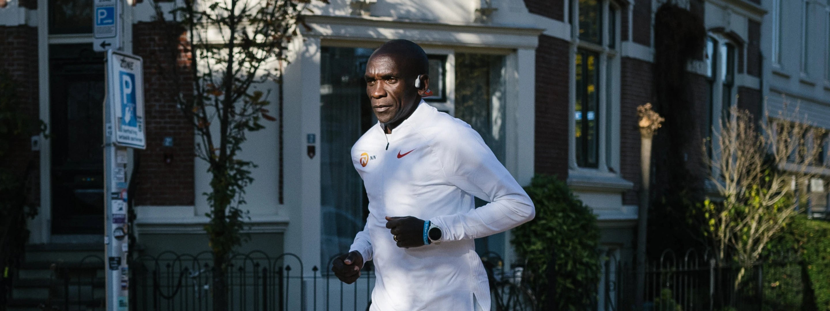 eliud kipchoge der neue globale markenbotschafter von shokz deutschland