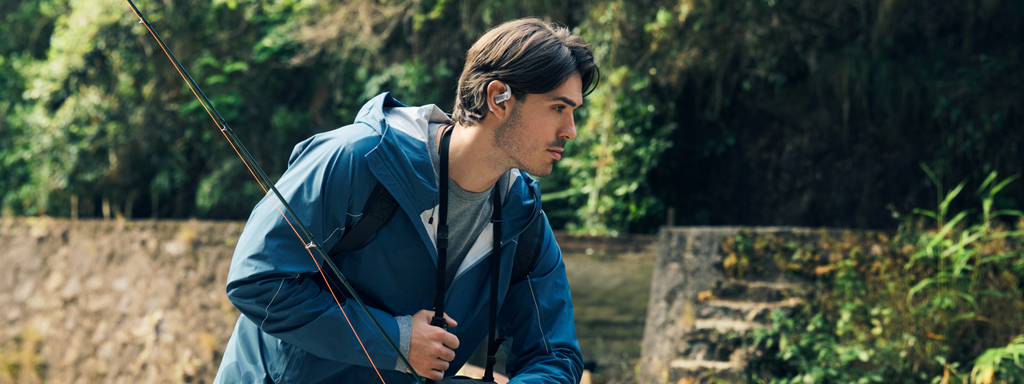 Vom Sonnenaufgang bis zum Sternenhimmel: Verbessern Sie Ihren Campingausflug mit Open-Ear-Kopfhörern