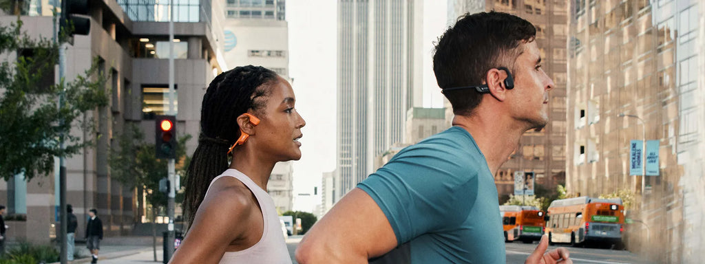 Haben Sie Probleme mit einem geschwollenen Gehörgang? Entdecken Sie, wie Open-Ear Kopfhörer helfen können